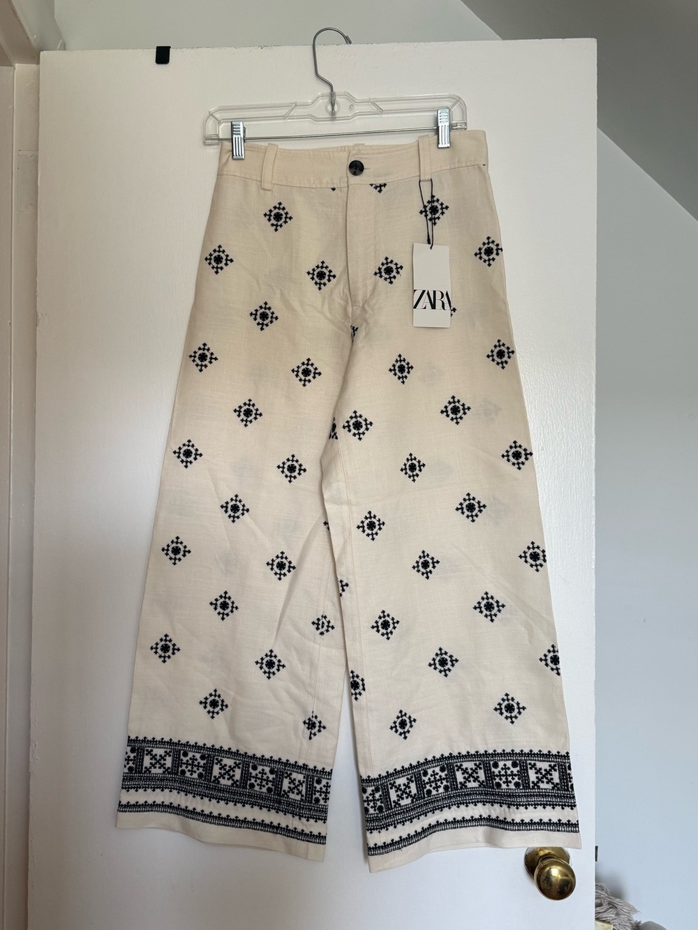 ZARA Cream Pants with Embroidery - Picture 2 of 8